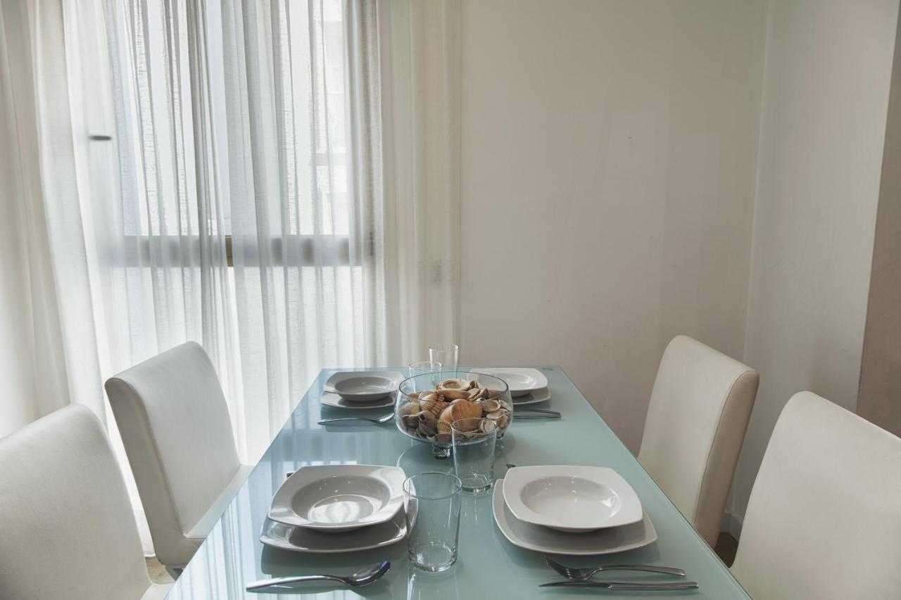 Caleta Homes - Apartamentos Pompidou Malaga Ngoại thất bức ảnh