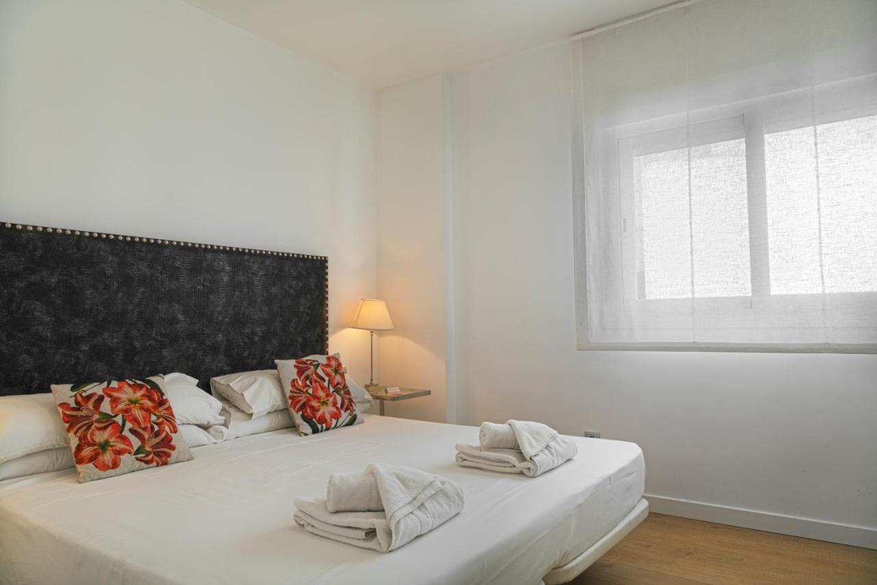 Caleta Homes - Apartamentos Pompidou Malaga Ngoại thất bức ảnh