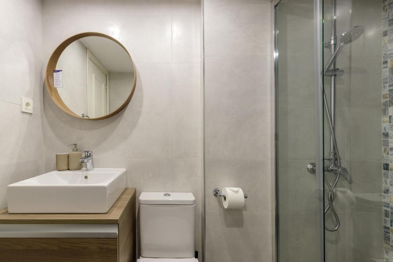 Caleta Homes - Apartamentos Pompidou Malaga Ngoại thất bức ảnh