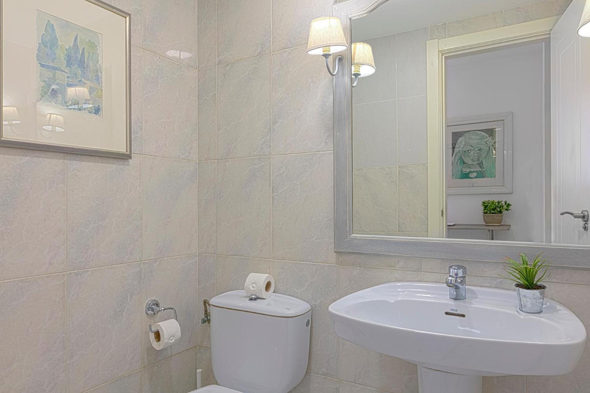 Caleta Homes - Apartamentos Pompidou Malaga Phòng bức ảnh
