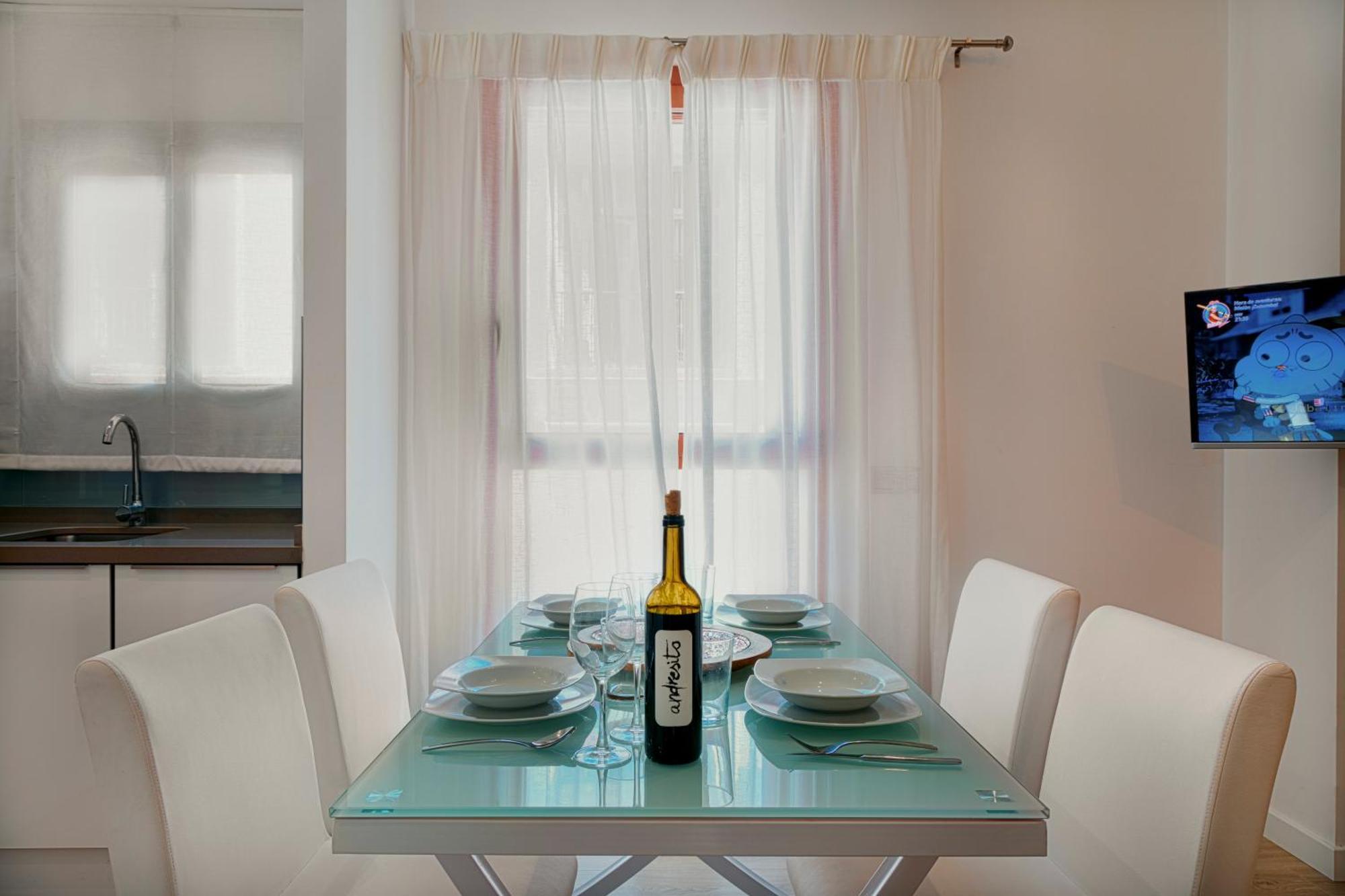 Caleta Homes - Apartamentos Pompidou Malaga Phòng bức ảnh